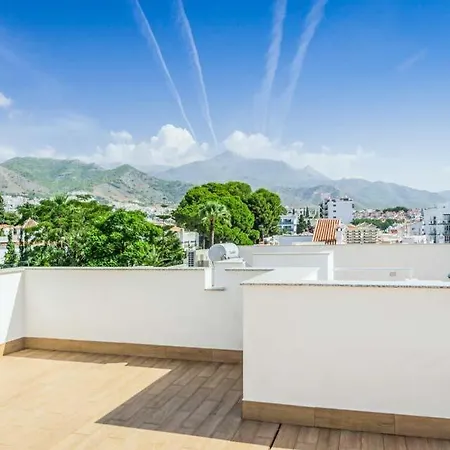 Sleeps 6 Pool Air Con Wifi Nerja