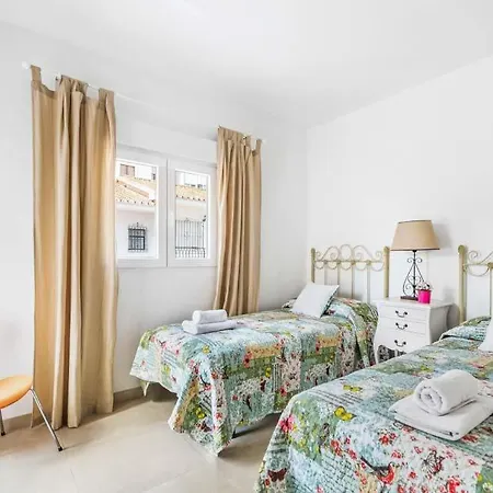 Sleeps 6 Pool Air Con Wifi Villa *